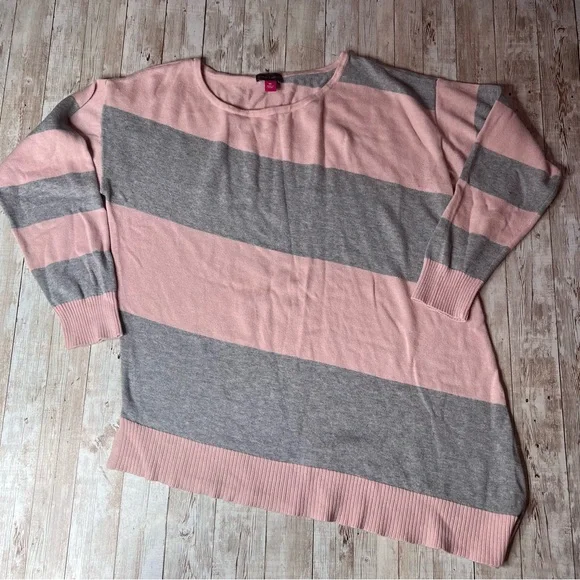 💚Vince Camuto asymmetrical sweater - Picture 2 of 6